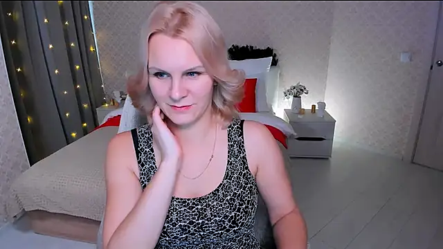 Louisa Bay online show from 12-30-24, 07:59