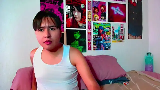 Snapshot of shinji-18 chatting on 02-25-25, 12:58 shinji-18 online show from 02-25-25, 12:58