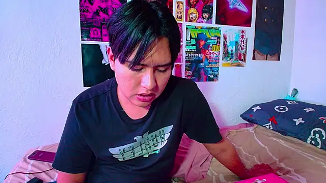 Snapshot of shinji-18 chatting on 02-25-25, 10:18 shinji-18 online show from 02-25-25, 10:18