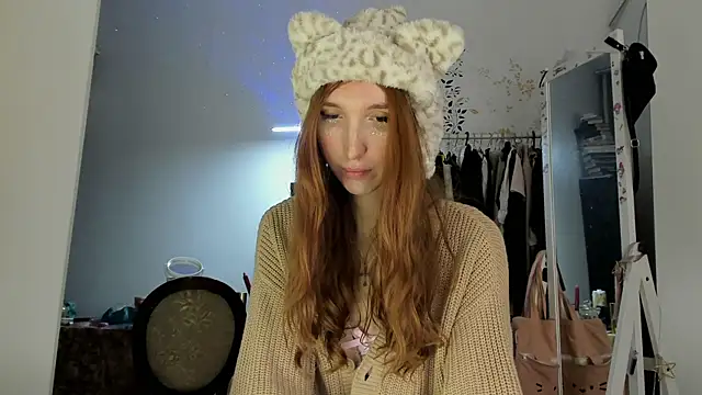 LisaIcon online show from 11-28-25, 07:27