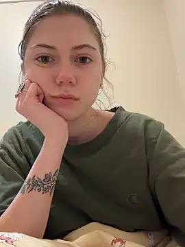 emilycoco online show from 02-20-26, 04:42