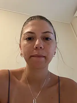 Snapshot of emilycoco chatting on 06-14-26, 08:33 emilycoco online show from 06-14-26, 08:33