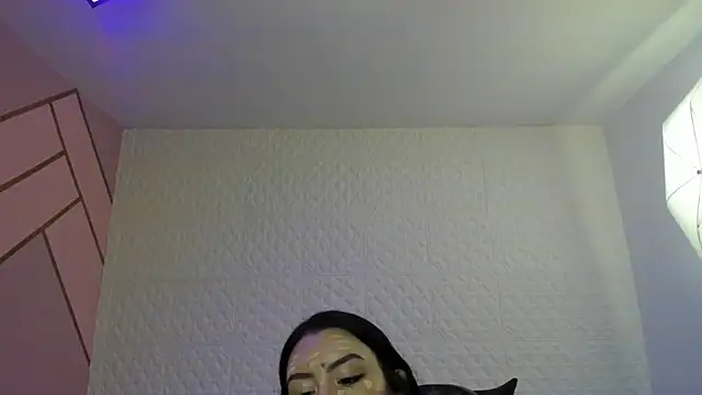 Violetaa diazz online show from 10-28-25, 09:17