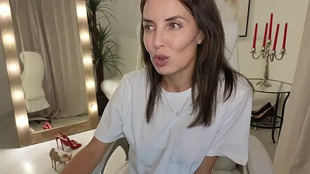 Snapshot of Beylly chatting on 02-16-25, 03:58 Beylly online show from 02-16-25, 03:58