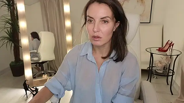 Snapshot of Beylly chatting on 03-09-25, 01:37 Beylly online show from 03-09-25, 01:37