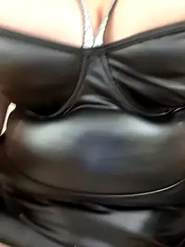 Snapshot of Mature_hot_mom chatting on 10-21-25, 10:21 Mature hot mom online show from 10-21-25, 10:21