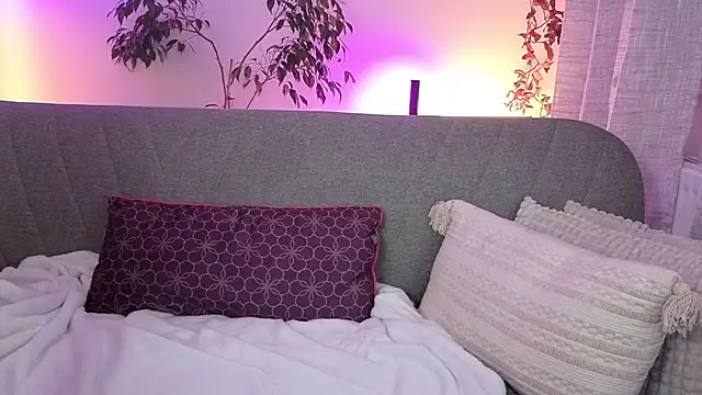 Snapshot of MeganWitch chatting on 11-02-25, 06:10 MeganWitch online show from 11-02-25, 06:10