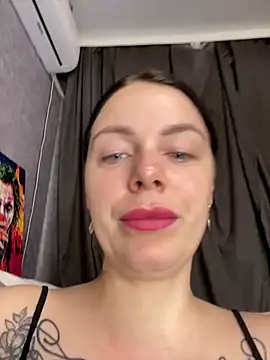 Lola Hale online show from 03-19-26, 05:39