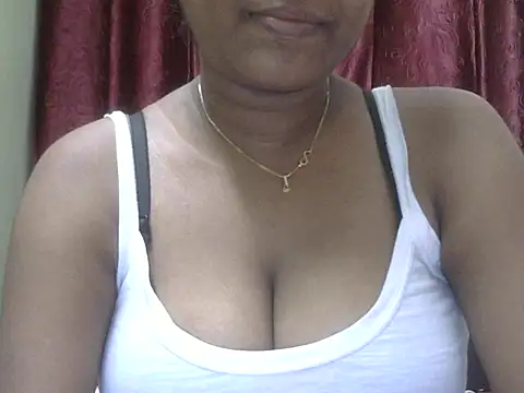 Snapshot of OLIVA009 chatting on 10-04-25, 12:14 OLIVA009 online show from 10-04-25, 12:14