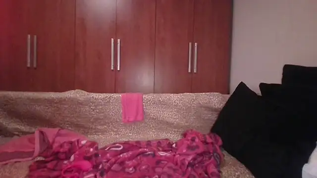 Snapshot of KarolinaReaper chatting on 10-21-25, 11:49 KarolinaReaper online show from 10-21-25, 11:49