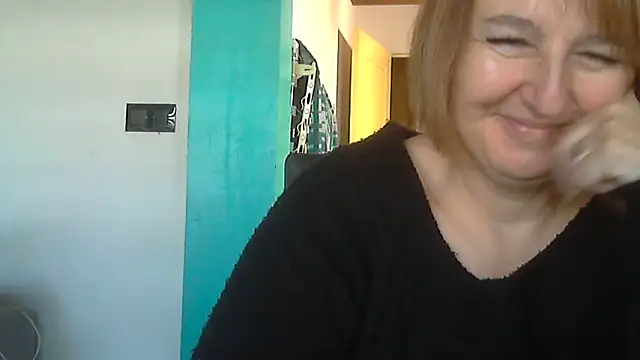 Snapshot of Sandcoq chatting on 09-29-25, 07:57 Sandcoq online show from 09-29-25, 07:57