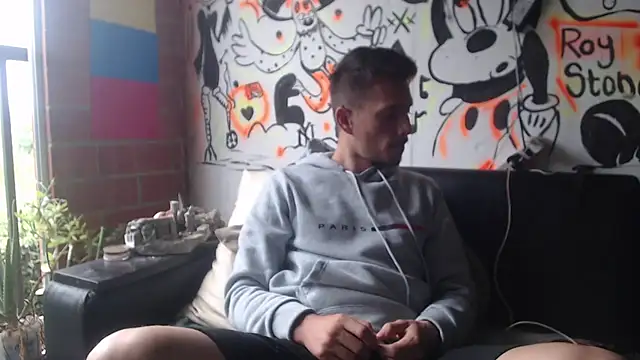 roystonee01 online show from 11-17-25, 12:33