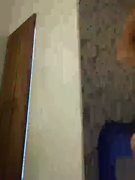 Carolinen online show from 12-20-25, 03:41