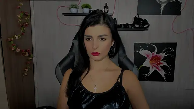 Snapshot of KayWuds chatting on 12-06-24, 01:00 KayWuds online show from 12-06-24, 01:00