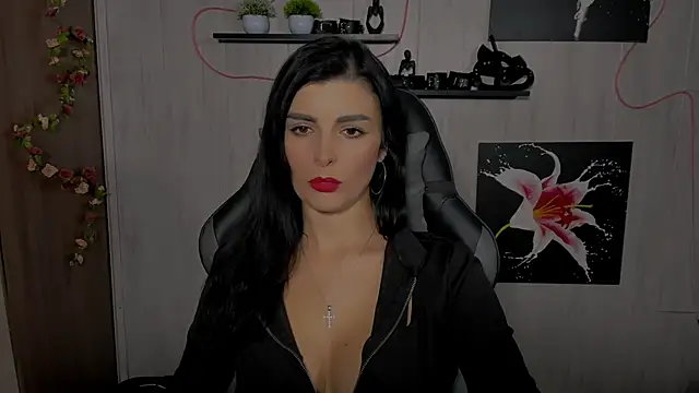 Snapshot of KayWuds chatting on 12-06-24, 04:06 KayWuds online show from 12-06-24, 04:06