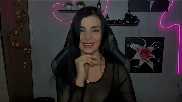 Snapshot of KayWuds chatting on 12-10-24, 02:28 KayWuds online show from 12-10-24, 02:28