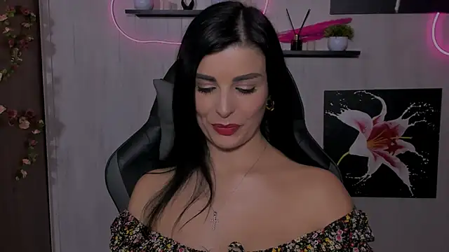 Snapshot of KayWuds chatting on 01-28-25, 06:17 KayWuds online show from 01-28-25, 06:17