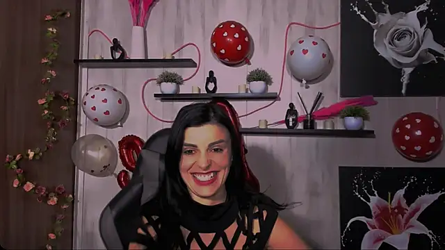 Snapshot of KayWuds chatting on 02-14-25, 05:25 KayWuds online show from 02-14-25, 05:25