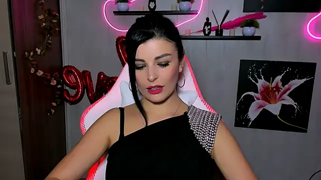 Snapshot of KayWuds chatting on 03-07-25, 10:35 KayWuds online show from 03-07-25, 10:35