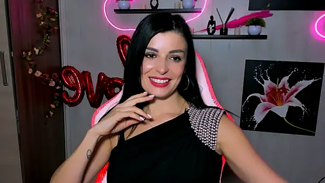 Snapshot of KayWuds chatting on 03-07-25, 05:17 KayWuds online show from 03-07-25, 05:17