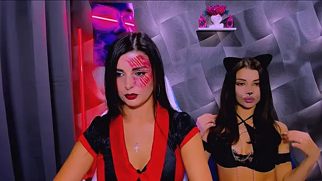 Snapshot of KayWuds chatting on 10-31-25, 05:14 KayWuds online show from 10-31-25, 05:14