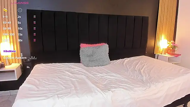 sweetsofia18 online show from 09-09-25, 10:59