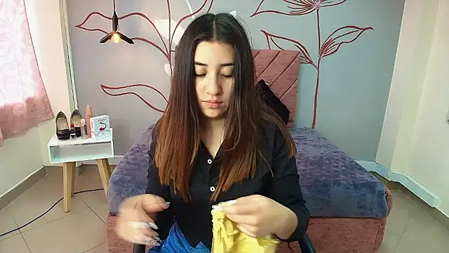 Snapshot of Aly_Cute_ chatting on 12-06-24, 06:17 Aly Cute online show from 12-06-24, 06:17