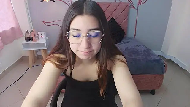 Snapshot of Aly_Cute_ chatting on 12-07-24, 12:45 Aly Cute online show from 12-07-24, 12:45
