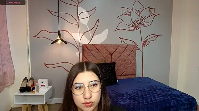 Snapshot of Aly_Cute_ chatting on 12-30-24, 11:15 Aly Cute online show from 12-30-24, 11:15