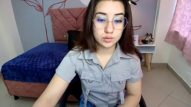 Snapshot of Aly_Cute_ chatting on 01-06-25, 12:02 Aly Cute online show from 01-06-25, 12:02