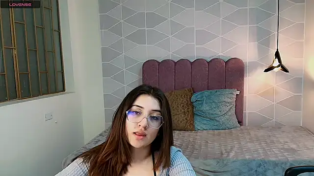 Snapshot of Aly_Cute_ chatting on 01-07-25, 09:14 Aly Cute online show from 01-07-25, 09:14