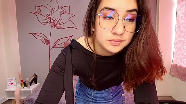 Snapshot of Aly_Cute_ chatting on 02-26-25, 03:19 Aly Cute online show from 02-26-25, 03:19