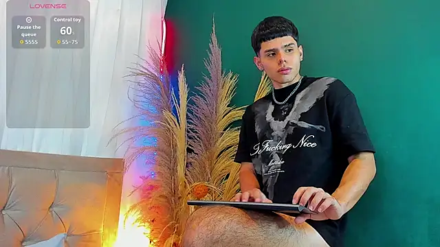 Snapshot of Nathaniel_Park chatting on 10-12-25, 01:04 Nathaniel Park online show from 10-12-25, 01:04