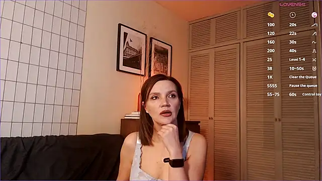 Snapshot of Charline_TheFoxTail chatting on 02-15-25, 06:55 Charline TheFoxTail online show from 02-15-25, 06:55