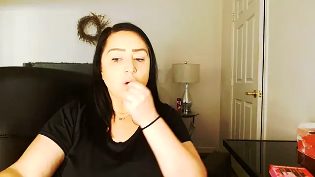 Snapshot of AlyssiaAmoreXO chatting on 06-17-26, 06:20 AlyssiaAmoreXO online show from 06-17-26, 06:20