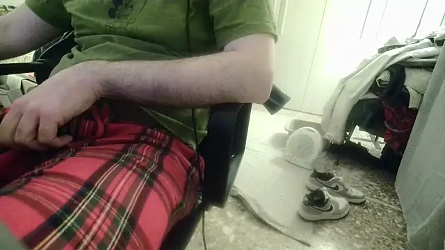 Snapshot of sbrodo96 chatting on 03-19-26, 05:50 sbrodo96 online show from 03-19-26, 05:50