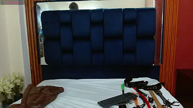 ValentinaThomas online show from 02-11-25, 07:27