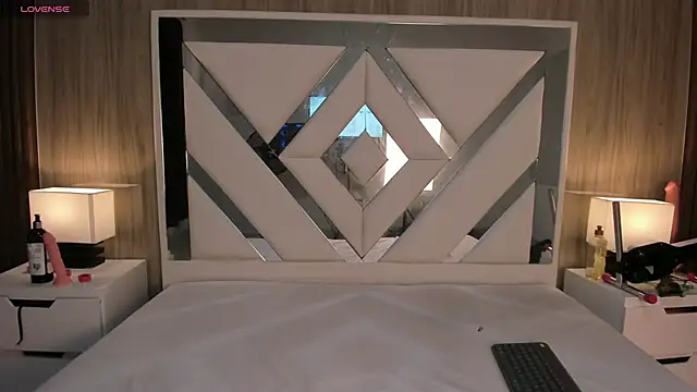 ValentinaThomas online show from 09-20-25, 07:37