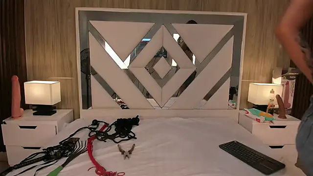 ValentinaThomas online show from 10-04-25, 07:12