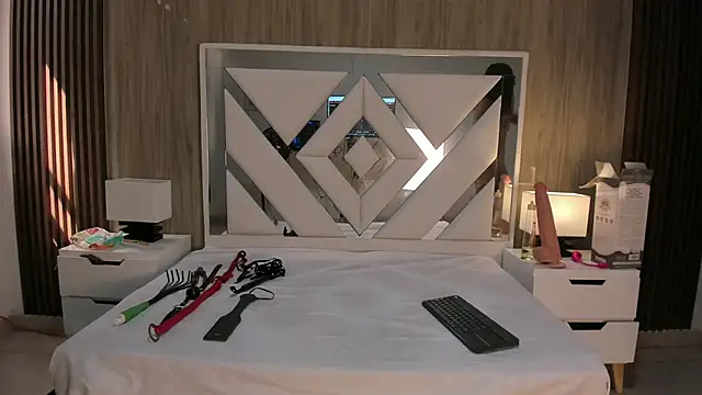 ValentinaThomas online show from 10-14-25, 07:14