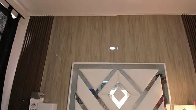 ValentinaThomas online show from 10-16-25, 06:31