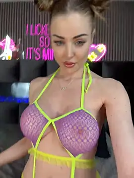 Snapshot of MilaMaaay chatting on 01-17-26, 07:28 MilaMaaay online show from 01-17-26, 07:28