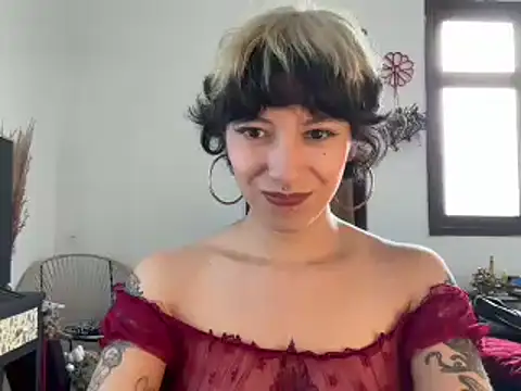 Snapshot of cataline_de_aragaon chatting on 12-31-24, 08:45 cataline de aragaon online show from 12-31-24, 08:45
