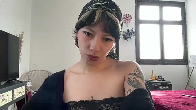 Snapshot of cataline_de_aragaon chatting on 01-09-25, 08:22 cataline de aragaon online show from 01-09-25, 08:22