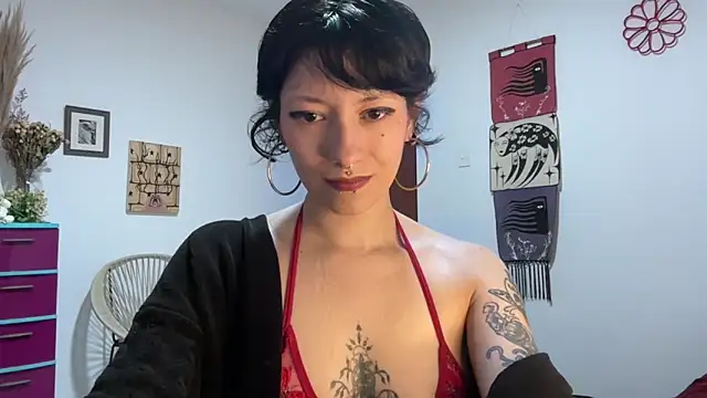 Snapshot of cataline_de_aragaon chatting on 02-11-25, 07:38 cataline de aragaon online show from 02-11-25, 07:38