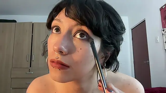 Snapshot of cataline_de_aragaon chatting on 02-21-25, 10:26 cataline de aragaon online show from 02-21-25, 10:26