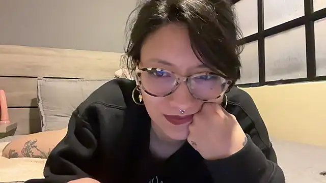 Snapshot of cataline_de_aragaon chatting on 09-11-25, 08:09 cataline de aragaon online show from 09-11-25, 08:09
