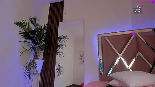 Snapshot of Eimyaniston_cute chatting on 02-22-25, 01:46 Eimyaniston cute online show from 02-22-25, 01:46