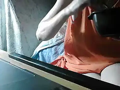 Snapshot of VeneRed chatting on 07-20-26, 06:54 VeneRed online show from 07-20-26, 06:54