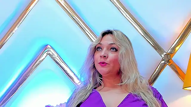 Snapshot of MalorySweet chatting on 02-22-25, 03:03 MalorySweet online show from 02-22-25, 03:03